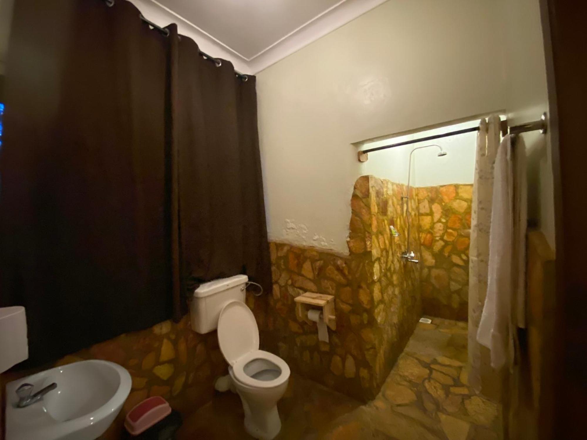 Afro Smile Hotel & Guest House Jinja Bagian luar foto