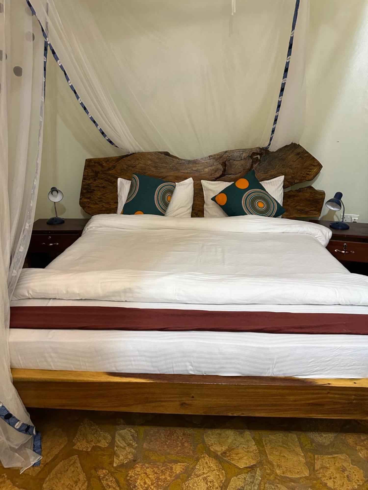 Afro Smile Hotel & Guest House Jinja Bagian luar foto