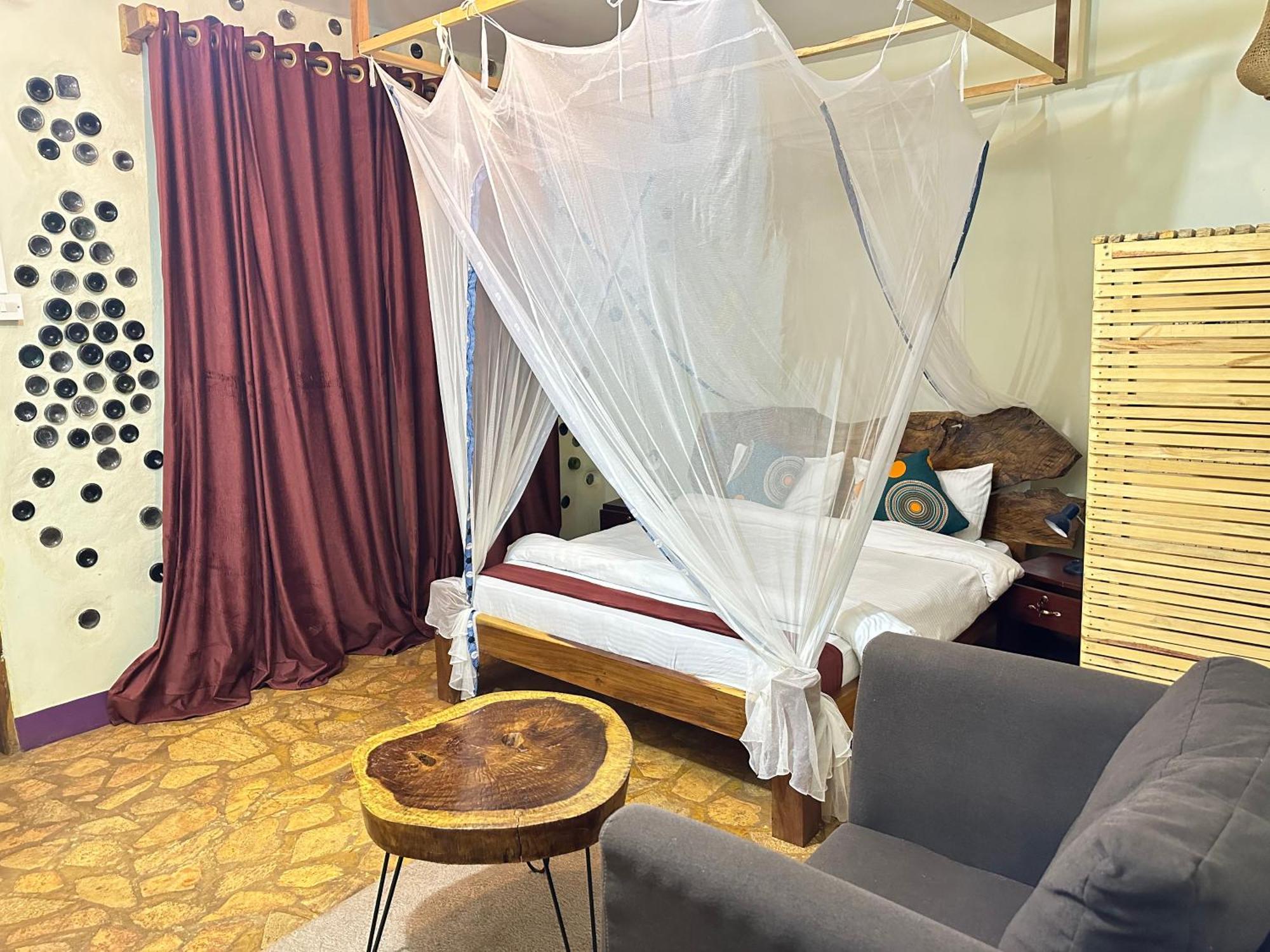 Afro Smile Hotel & Guest House Jinja Bagian luar foto