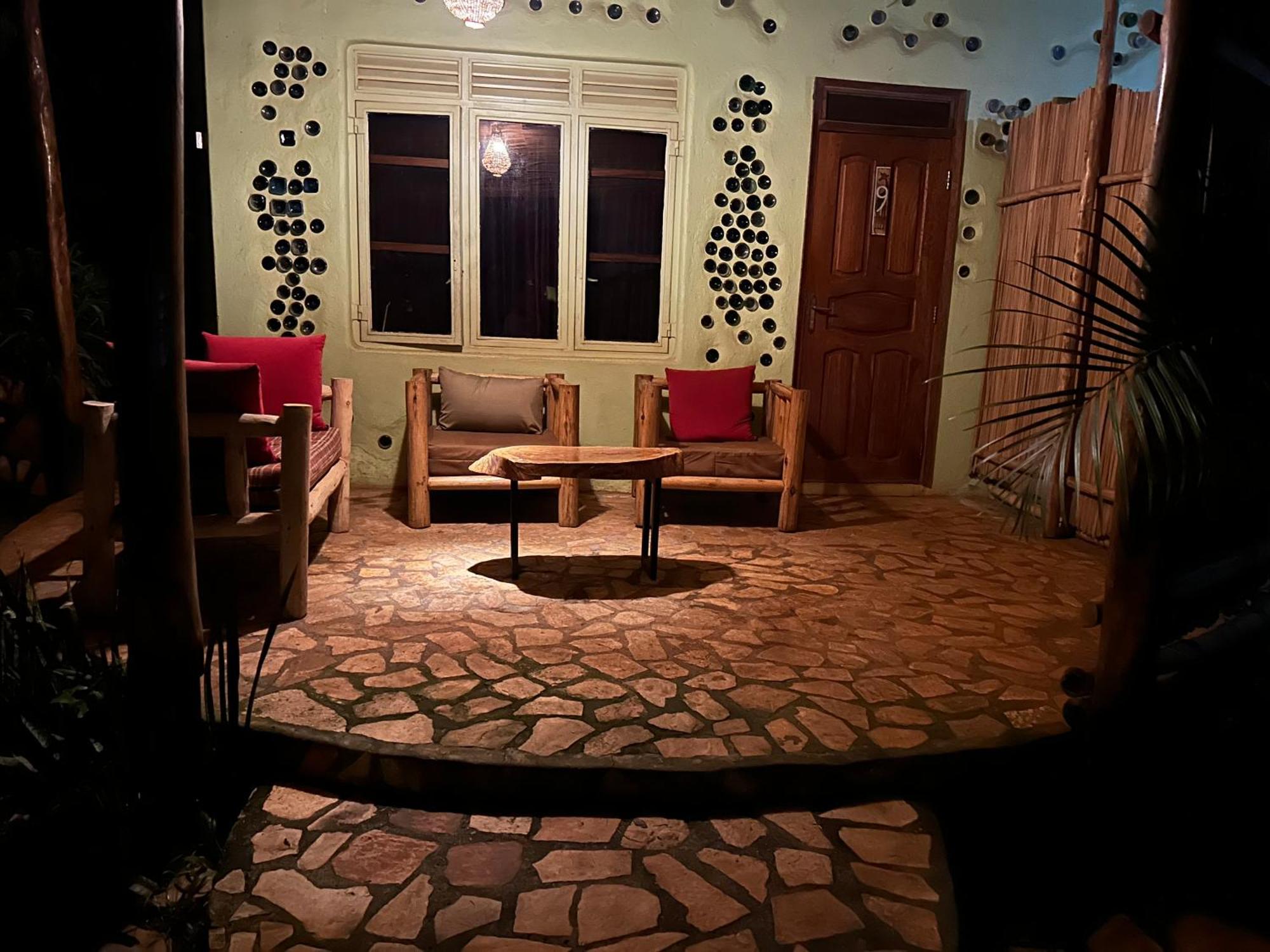 Afro Smile Hotel & Guest House Jinja Bagian luar foto