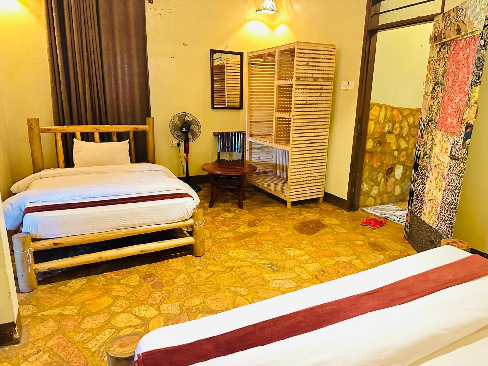Afro Smile Hotel & Guest House Jinja Bagian luar foto