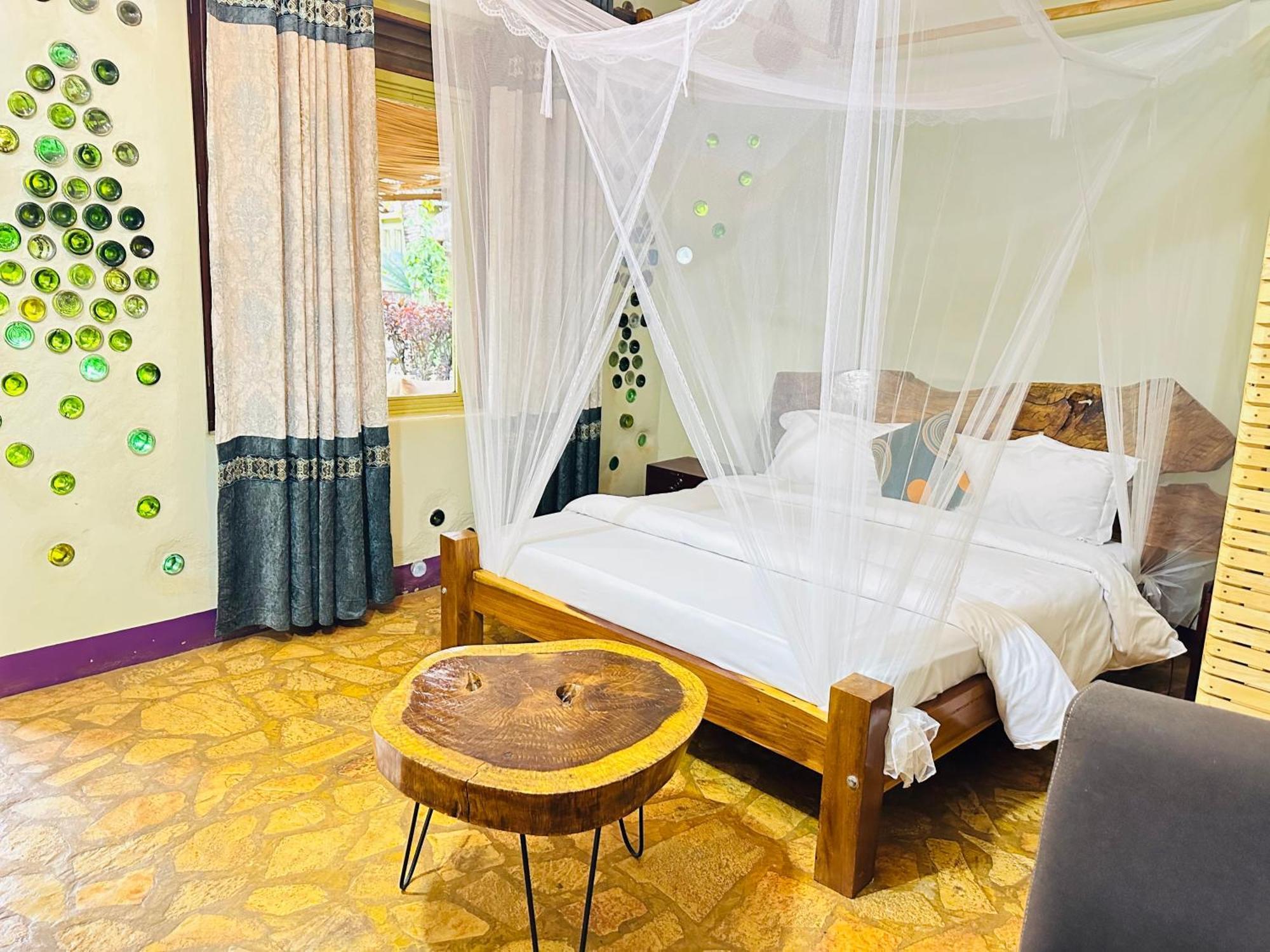 Afro Smile Hotel & Guest House Jinja Bagian luar foto