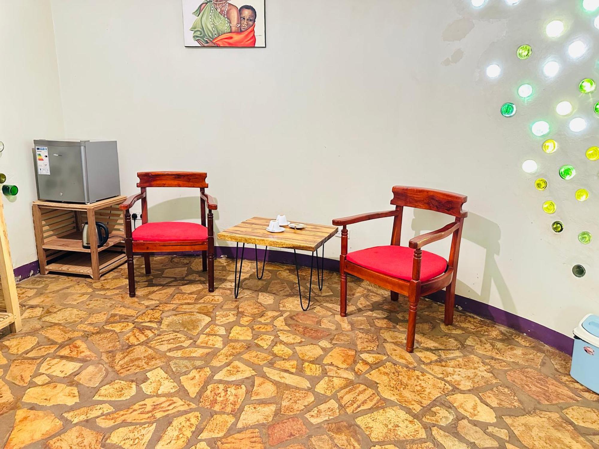 Afro Smile Hotel & Guest House Jinja Bagian luar foto