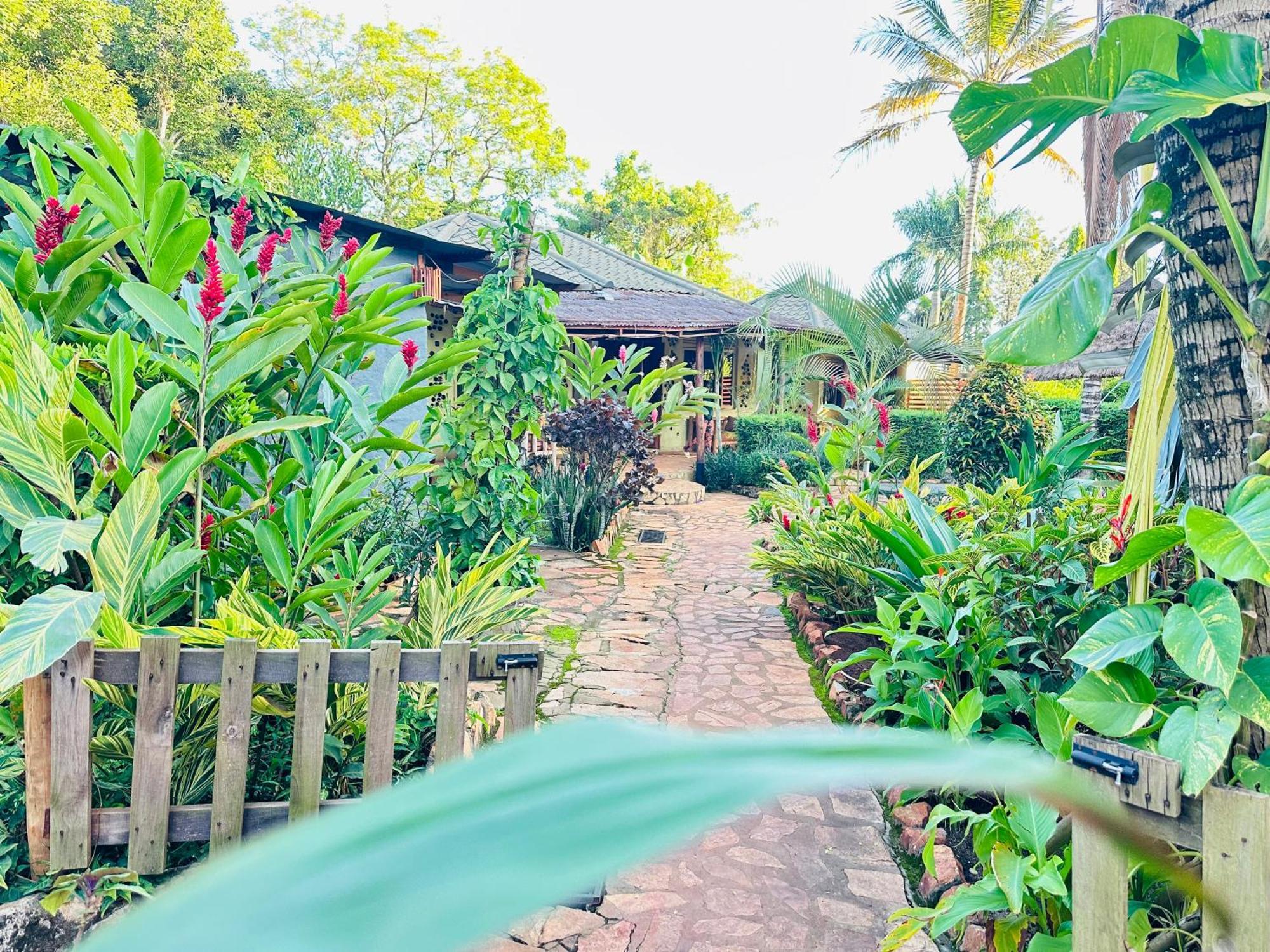 Afro Smile Hotel & Guest House Jinja Bagian luar foto