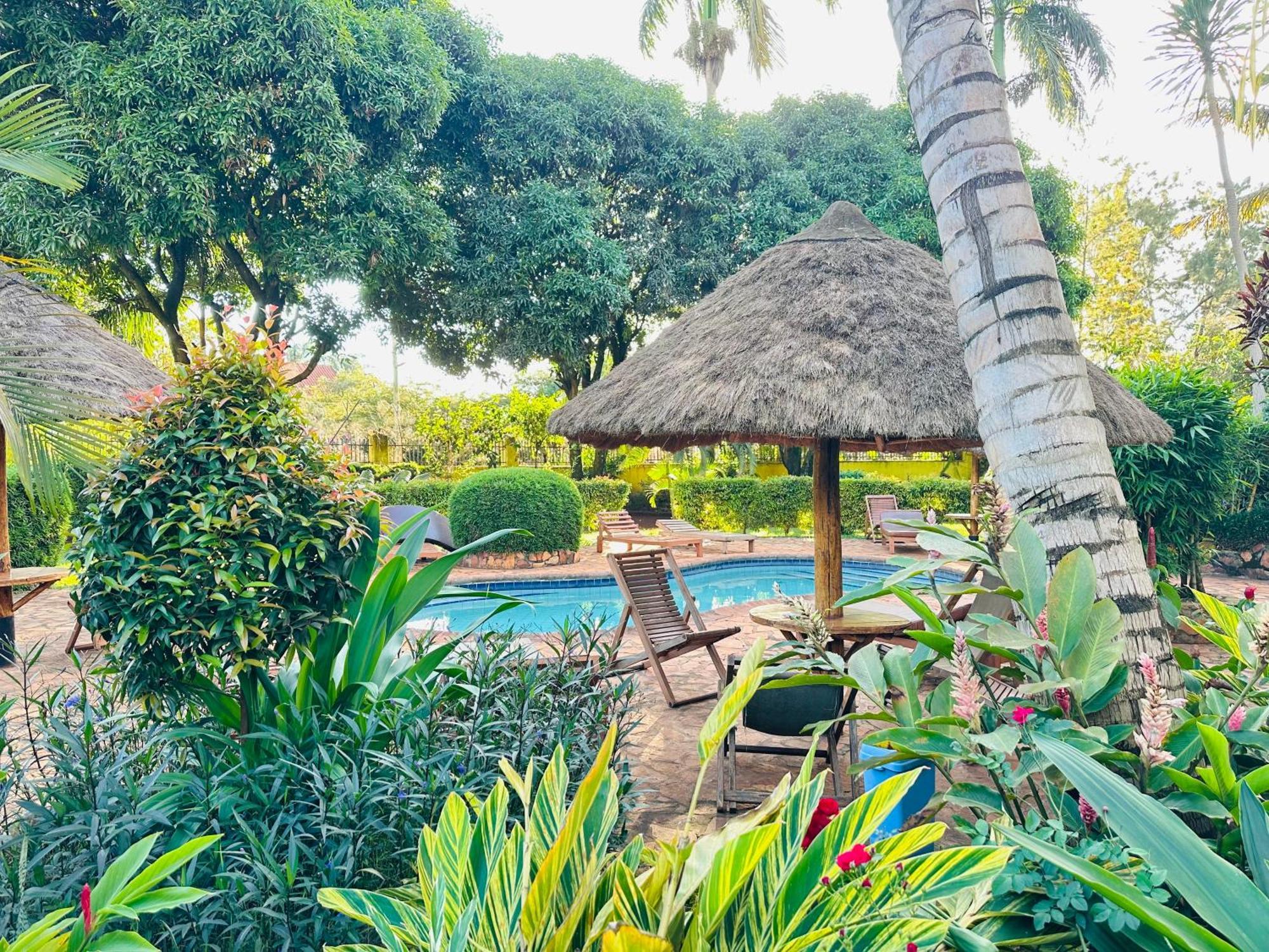 Afro Smile Hotel & Guest House Jinja Bagian luar foto
